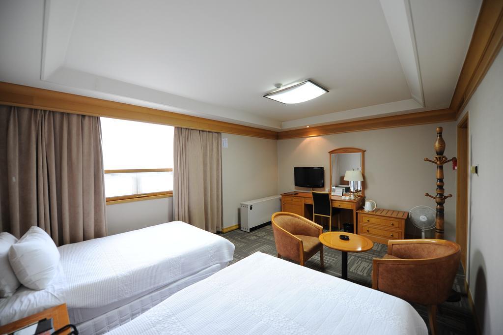Hotel Savoy Changwon Zimmer foto